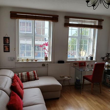 Sunny And Spacious Flat In Nw3 London Eksteriør billede